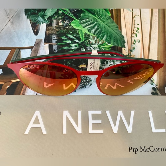 RED GUCCI SUNGLASSES - Picture 7 of 9